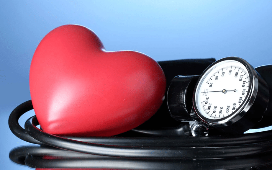 visok krvni tlak vpliva na srce