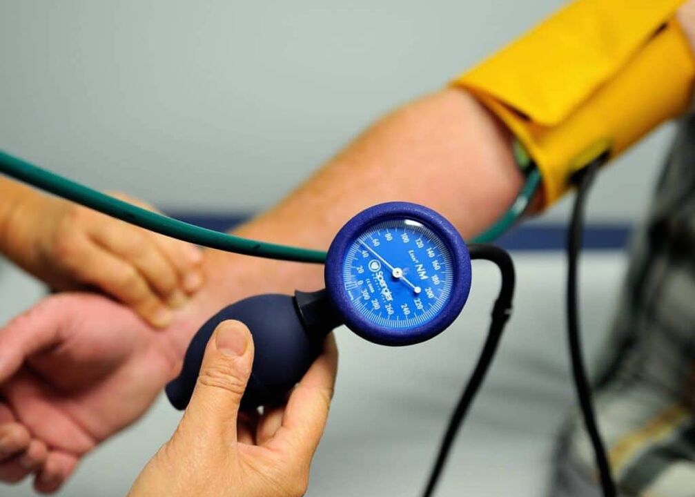 Če imate hipertenzijo, morate pravilno in redno meriti krvni tlak. 